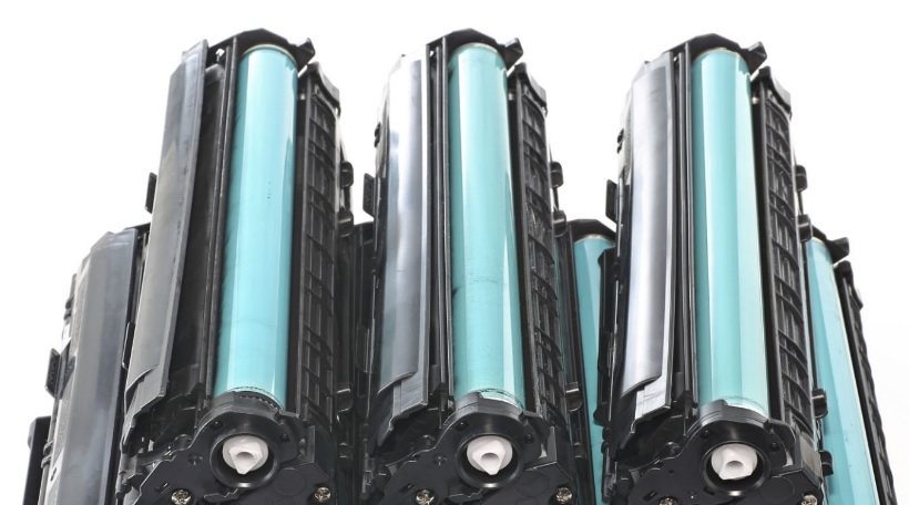 Czy zamienniki od producenta tonerów to opłacalna alternatywa dla oryginałów?