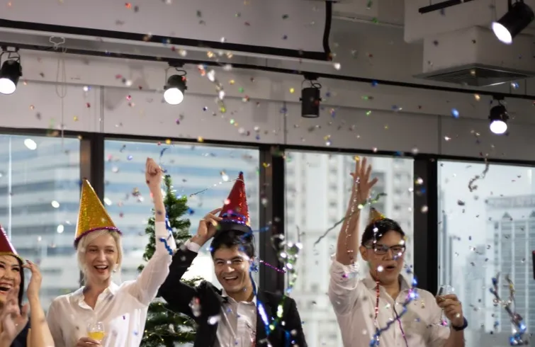 Czy imprezy firmowe w Bieszczadach rozwijają twórcze myślenie zespołu?