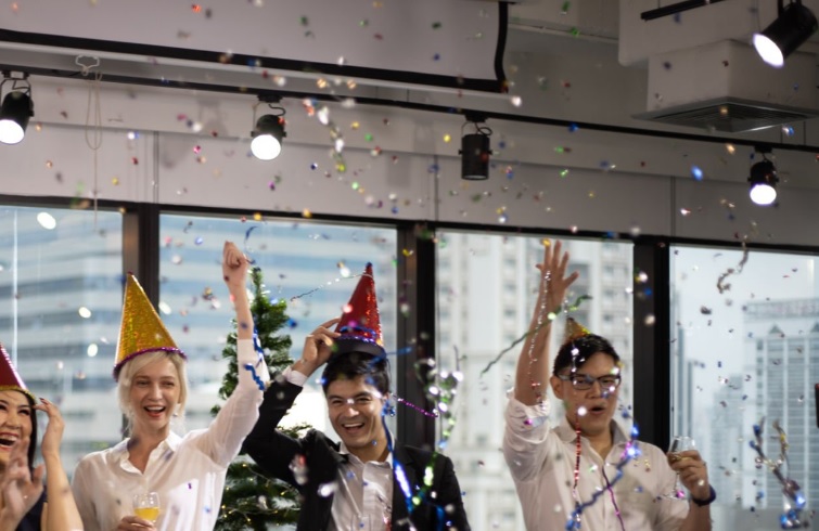 Czy imprezy firmowe w Bieszczadach budują przestrzeń do eksperymentowania i współtworzenia