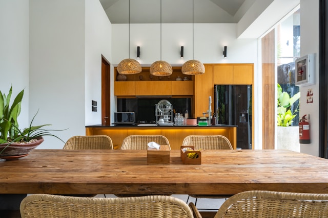 Jak meble kuchenne na wymiar zmieniają funkcjonalność kuchni?